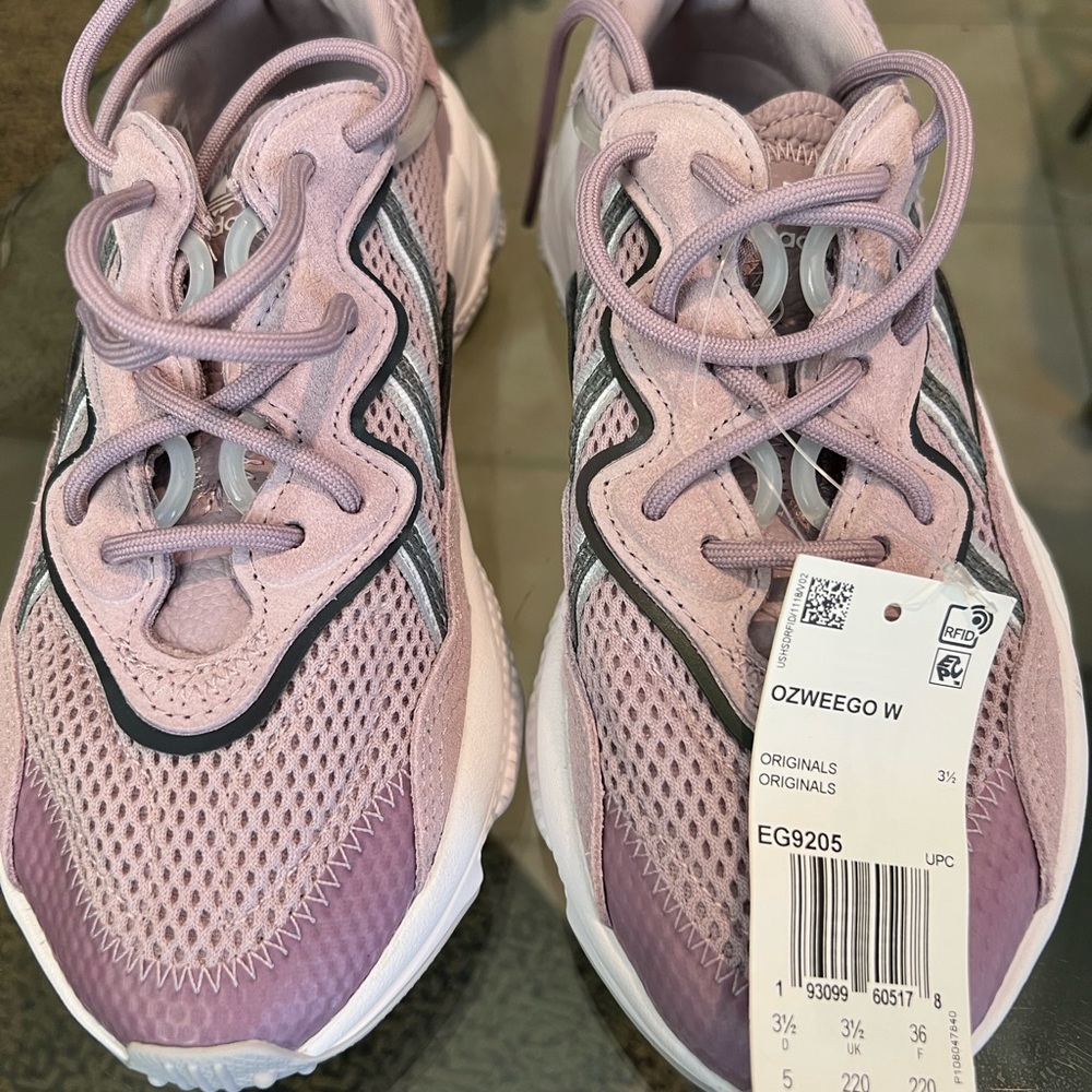 Adidas Originals OZWEEGO Casual Sneakers Purple